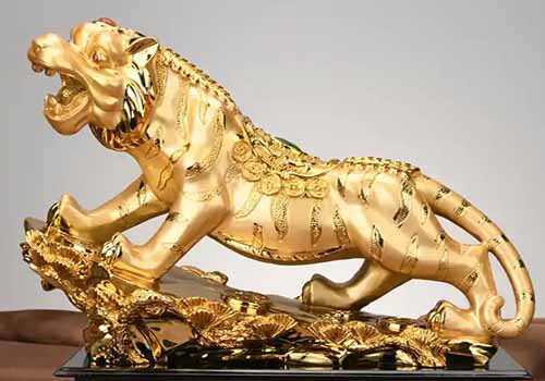 Pure gold ornament crafted using the electroforming process